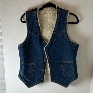 Levi’s Denim Sherpa-Lined Vest no tags size s/m